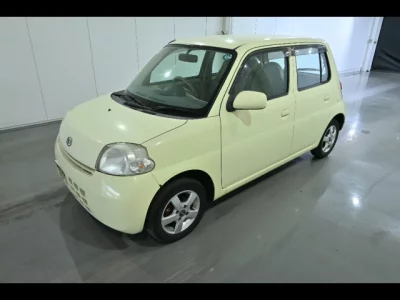 Daihatsu Esse