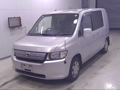 Honda Mobilio Spike