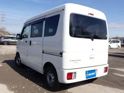 Mitsubishi Minicab Van