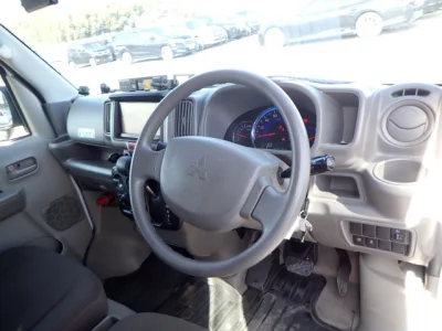Mitsubishi Minicab Van