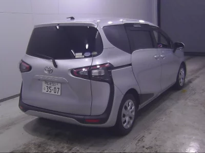 Toyota Sienta