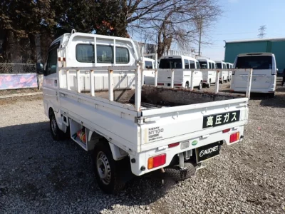 Nissan NT100 Clipper