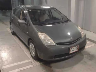 Toyota Prius  с аукциона в Японии