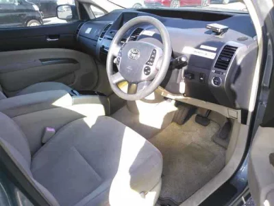 Toyota Prius  с аукциона в Японии