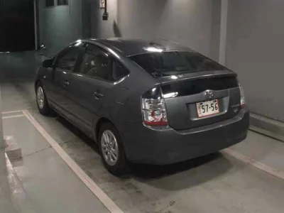Toyota Prius  с аукциона в Японии