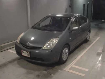 Toyota Prius  с аукциона в Японии