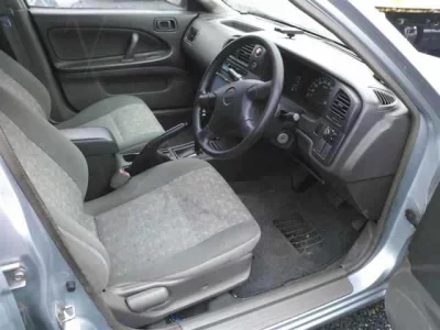 Nissan EXPERT