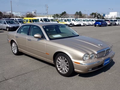Jaguar XJ