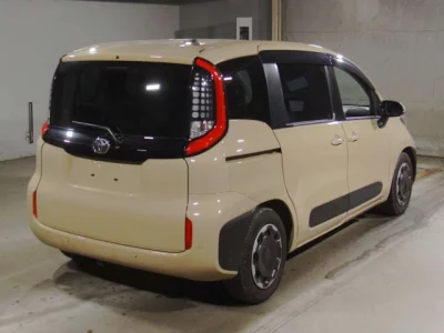 Toyota Sienta