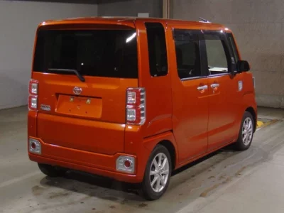 Toyota Pixis Mega