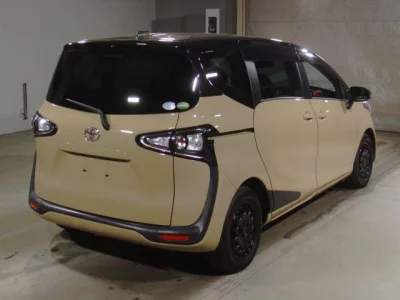 Toyota Sienta
