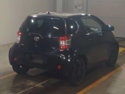 Toyota iQ