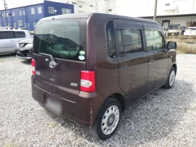 Toyota PIXIS SPACE