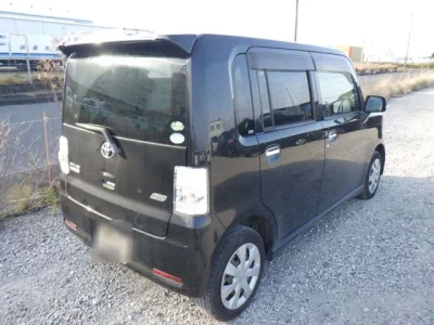 Toyota Pixis Space