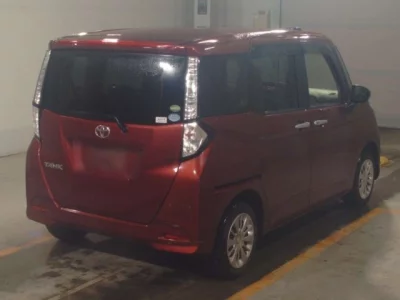 Toyota TANK