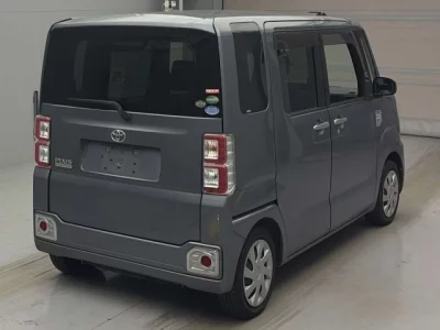 Toyota Pixis Mega