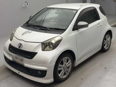 Toyota iQ