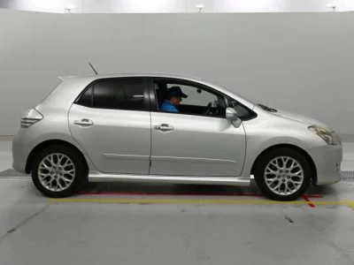 Toyota BLADE