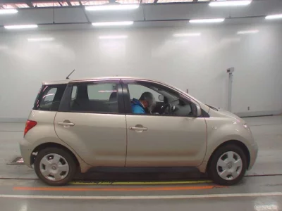 Toyota IST