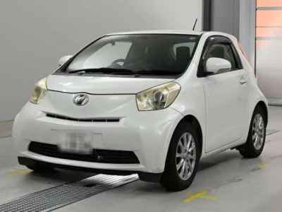 Toyota iQ