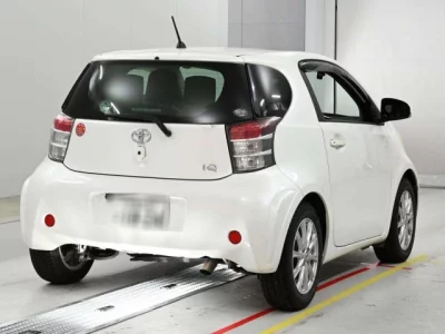 Toyota iQ