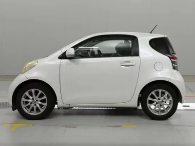 Toyota iQ