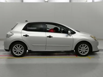 Toyota BLADE