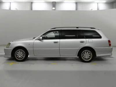 Toyota Crown Estate