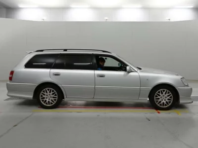 Toyota Crown Estate