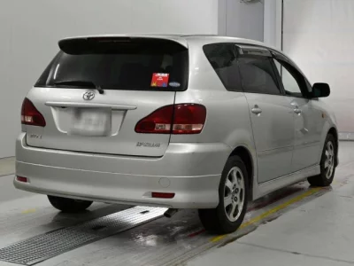 Toyota Ipsum