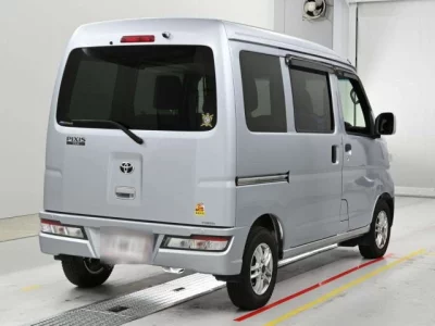 Toyota Pixis Van