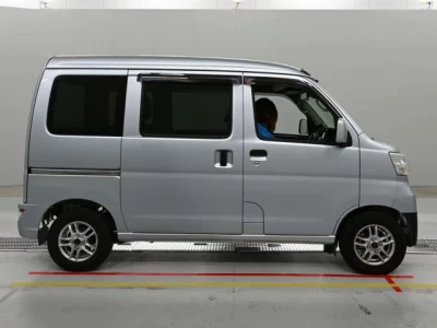 Toyota Pixis Van