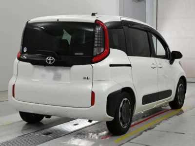 Toyota Sienta