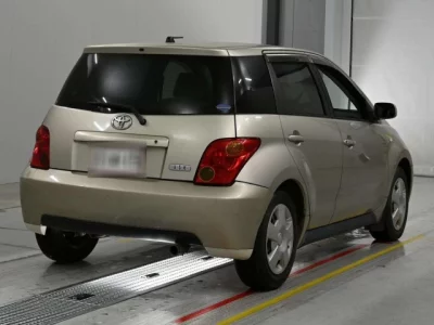 Toyota IST