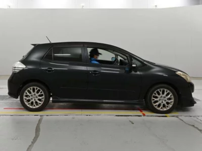 Toyota BLADE