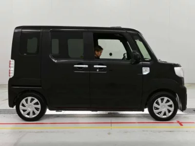 Toyota PIXIS MEGA