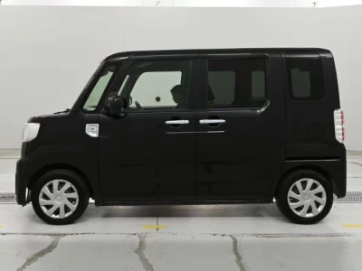 Toyota Pixis Mega
