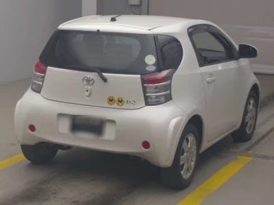 Toyota iQ