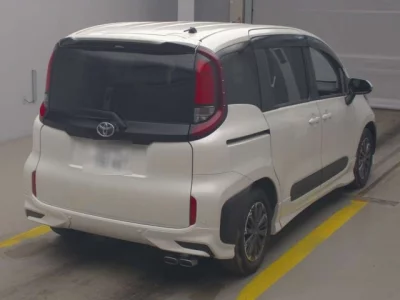 Toyota Sienta
