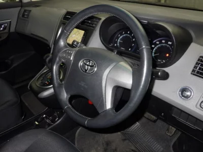 Toyota MARK X ZIO