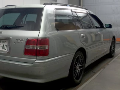 Toyota Crown Estate