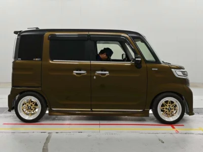 Suzuki Spacia