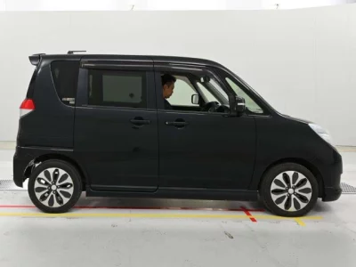 Mitsubishi Delica D:2