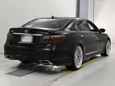 Lexus LS