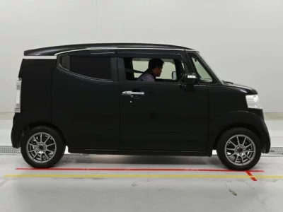 Honda N-Box Slash