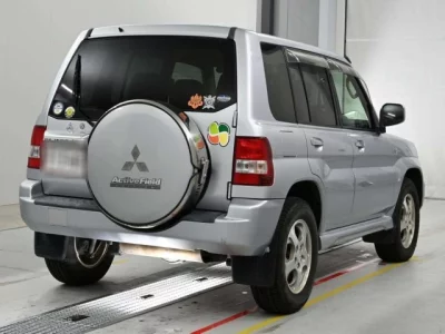 Mitsubishi Pajero iO