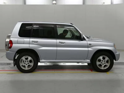 Mitsubishi Pajero iO