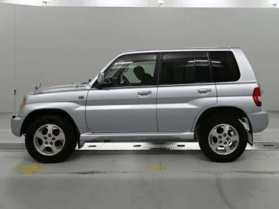 Mitsubishi Pajero iO