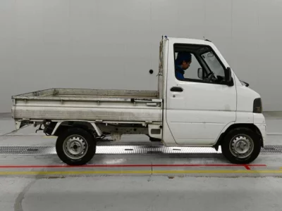 Nissan CLIPPER TRUCK