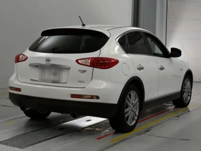 Nissan SKYLINE CROSSOVER